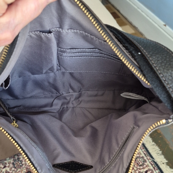 Fossil Black Leather Shoulder Bag with Gold Zippers - Picture 8 of 10
